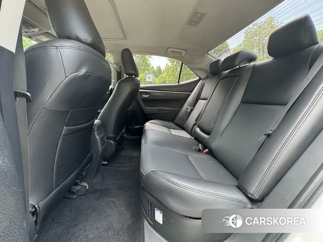Toyota Corolla dual engine E+ id 4273895 из Китая 10