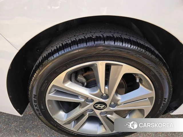 Hyundai Avante AD id 3857420 из Кореи 10