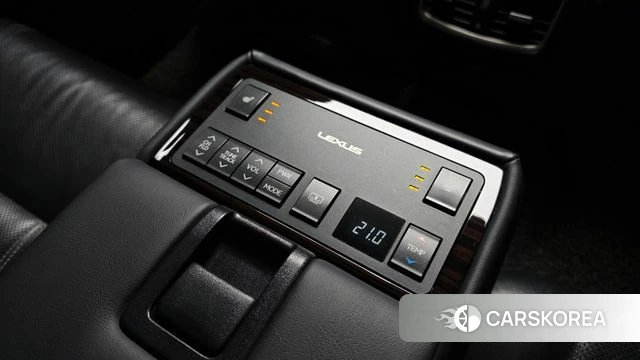 Lexus New ES300h id 3801799 из Кореи 10