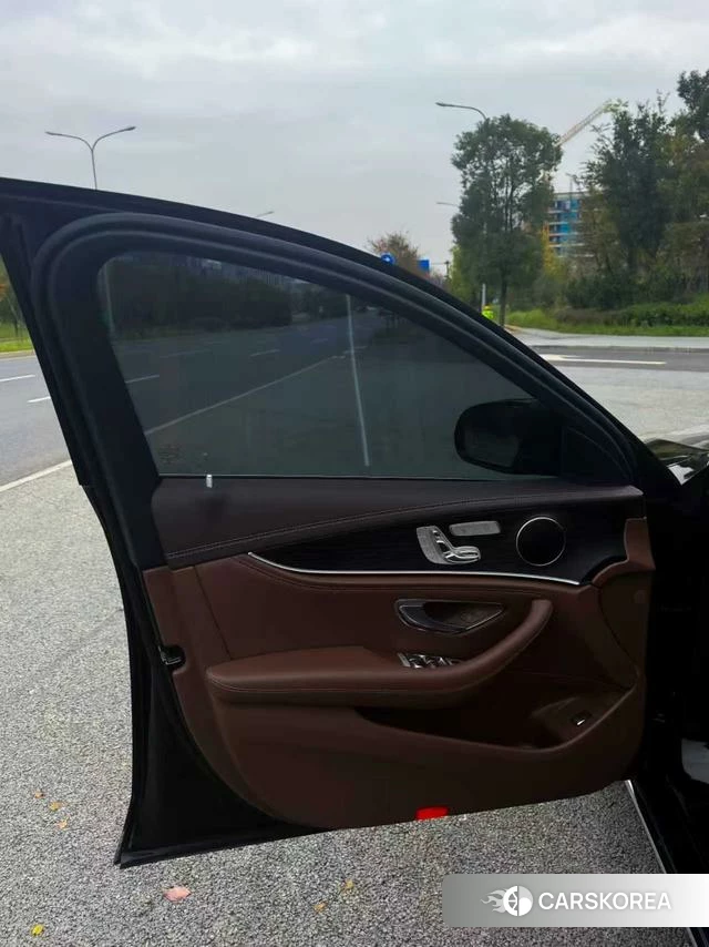 Mercedes-Benz E-class id 4335329 из Китая 10