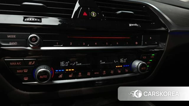 BMW 5 Series (G30) id 4574485 из Кореи 10