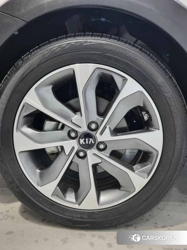 Kia Stonic id 3955384 из Кореи 10