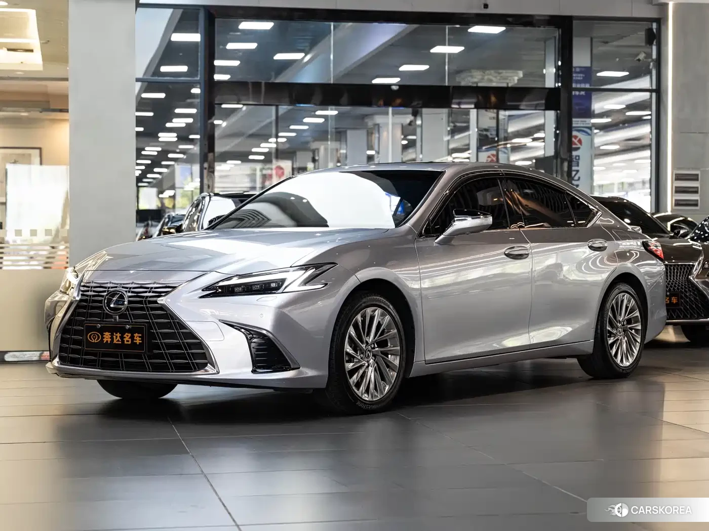 Lexus ES id 4565415 из Китая 10