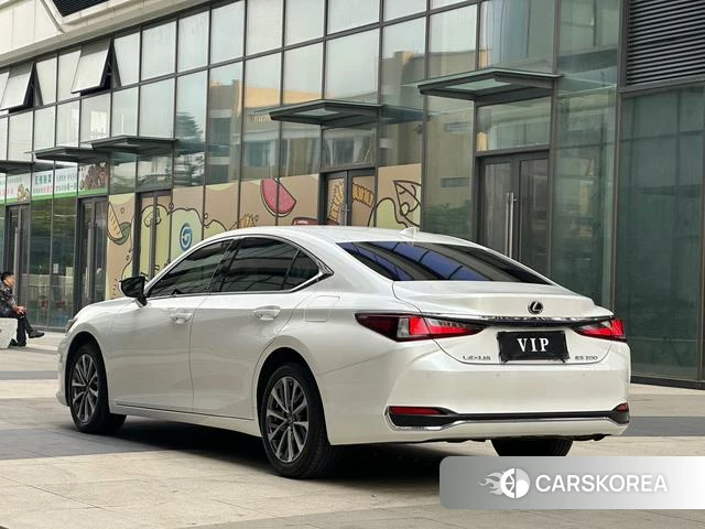 Lexus ES id 4367091 из Китая 10