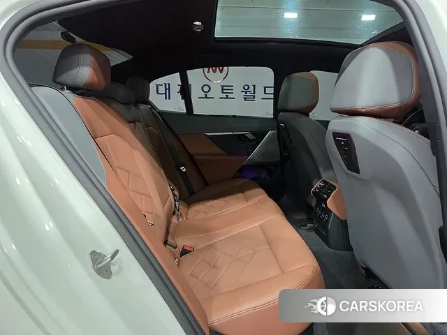 BMW 5 Series (G60) id 2883955 из Кореи 10