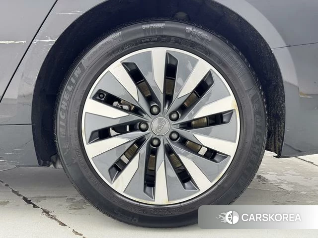 Audi A6L id 4255936 из Китая 10