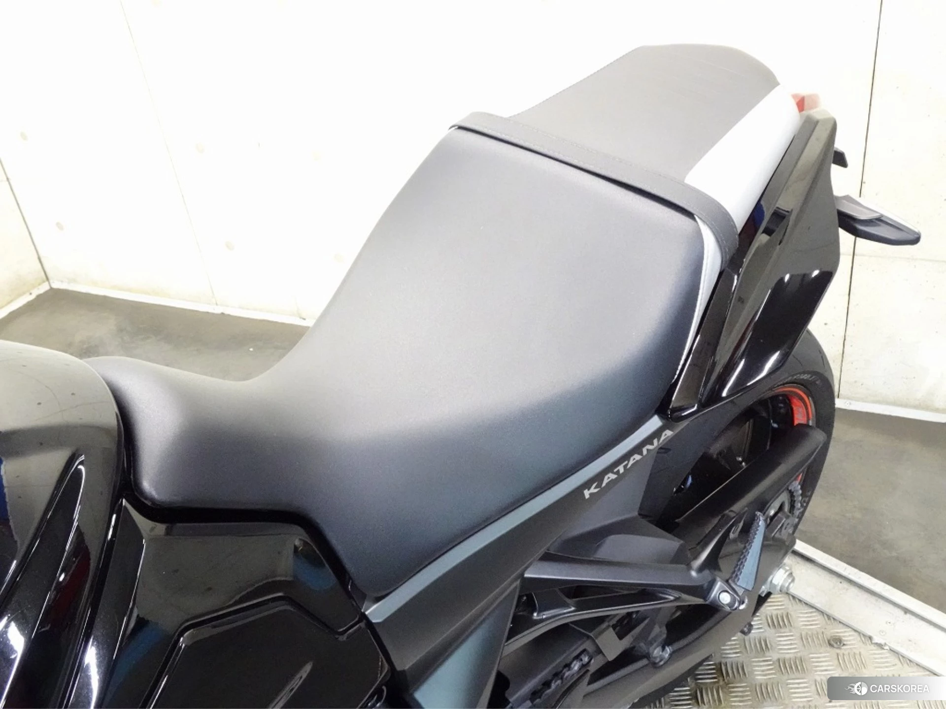 Suzuki GSX-S1000S Katana id 3947858 из Японии 10