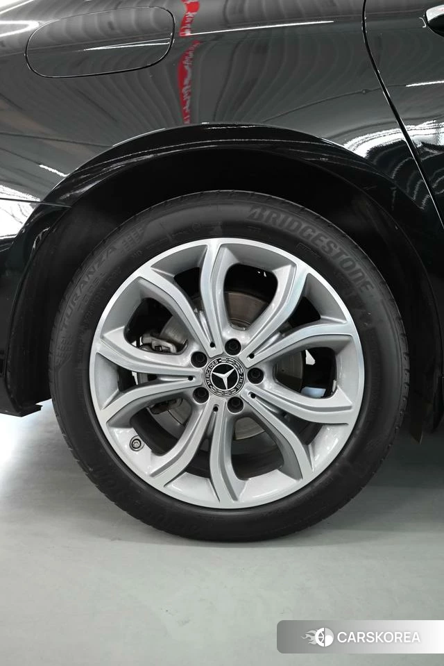 Mercedes-Benz E-class id 4256076 из Китая 10