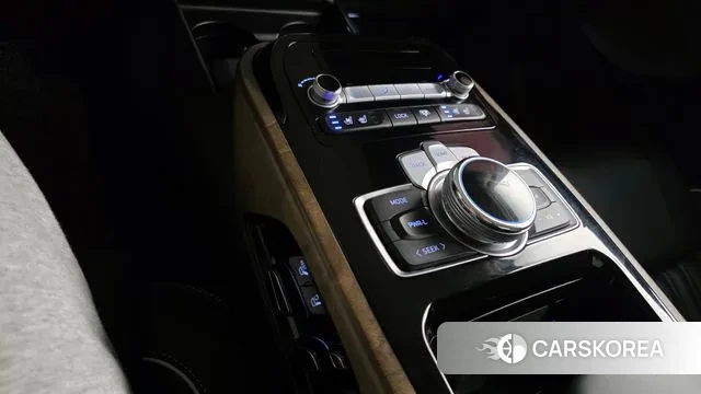 Genesis G90 id 3681698 из Кореи 10