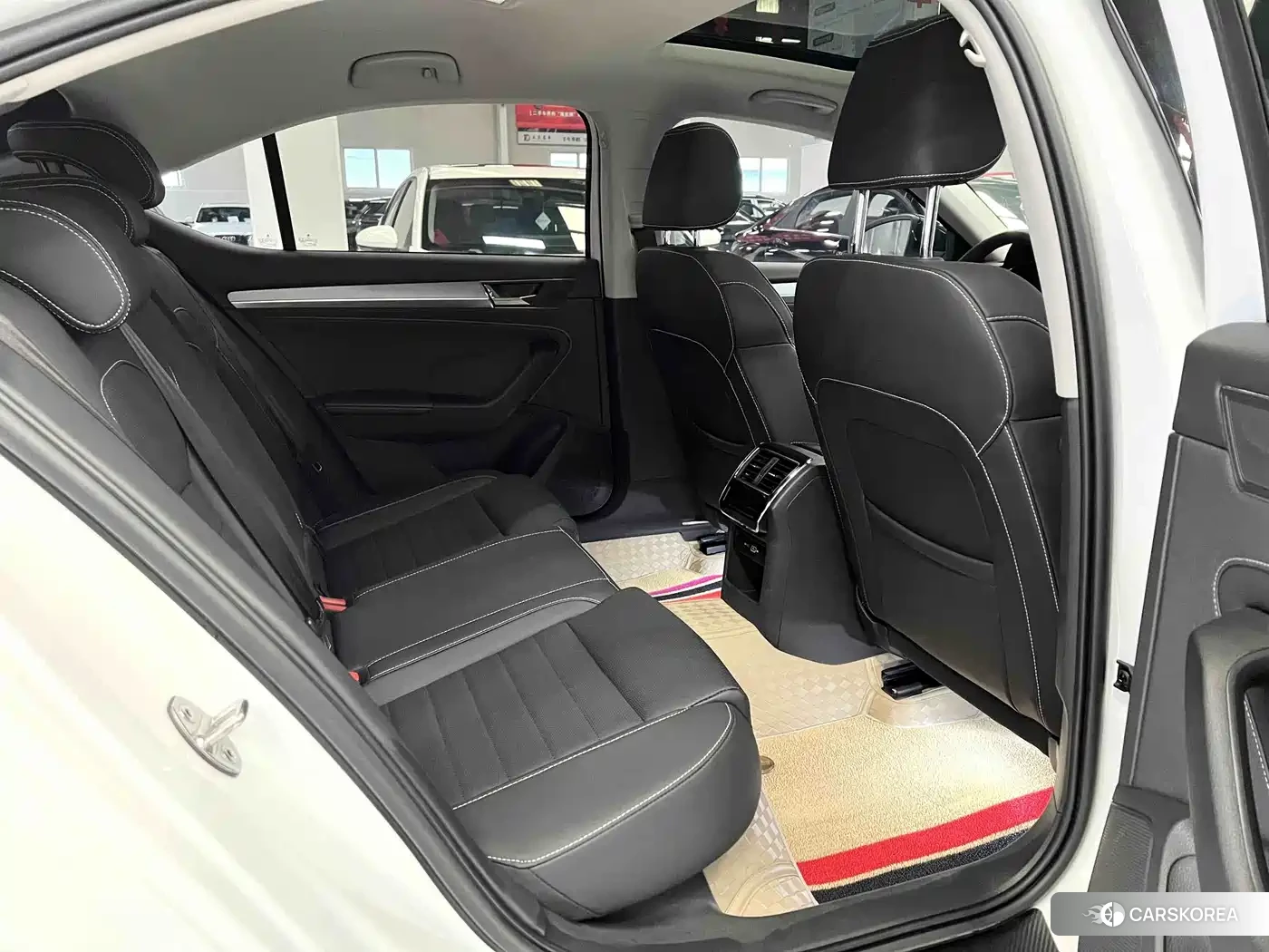 Skoda Superb id 4606996 из Китая 10