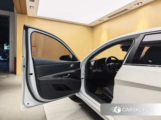 Hyundai Elantra id 4321395 из Китая 10