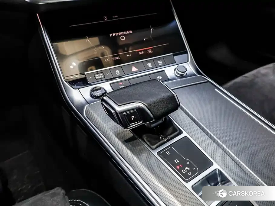 Audi A7L id 4538692 из Китая 10