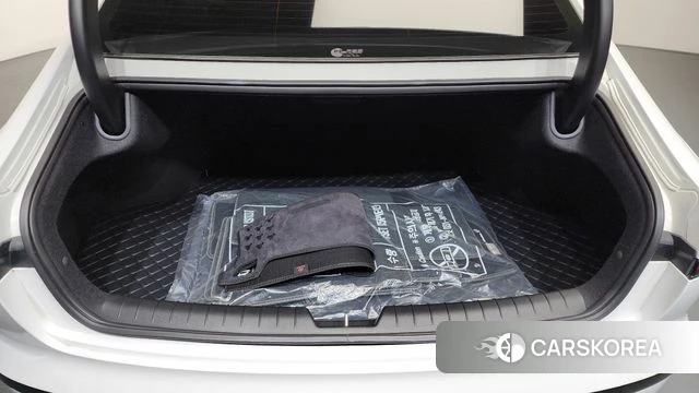 Hyundai Grandeur (GN7) id 3922387 из Кореи 10