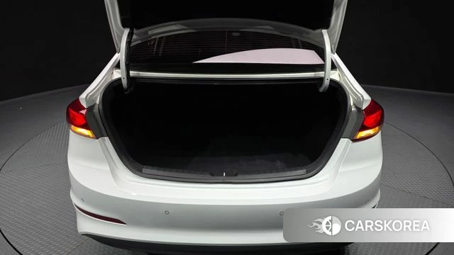 Hyundai Avante AD id 4520965 из Кореи 10