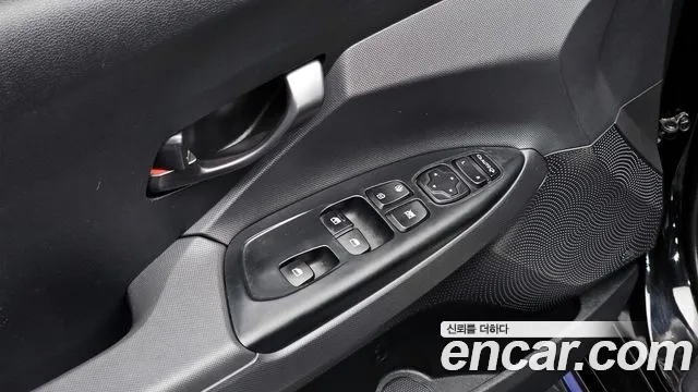 Hyundai Veloster (JS) id 2912589 из Кореи 10