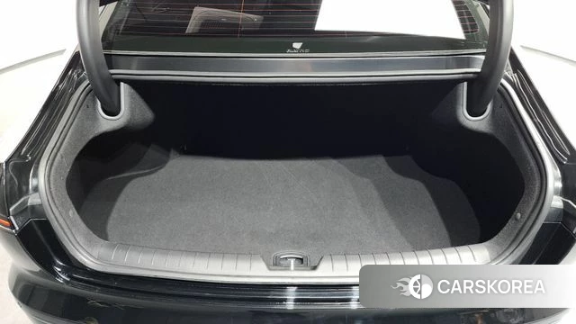 Hyundai Grandeur (GN7) id 3914920 из Кореи 10