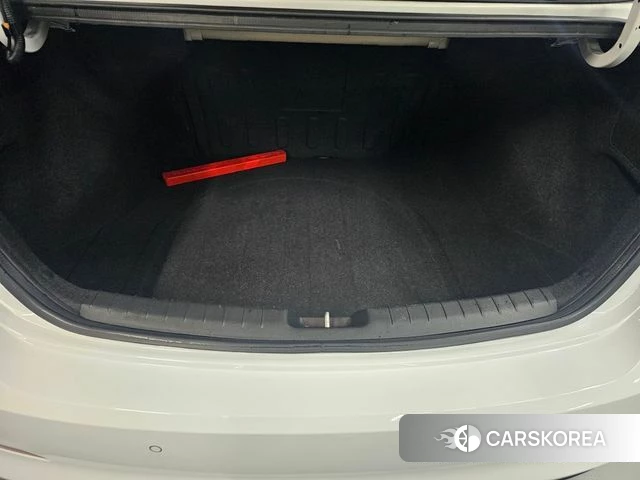 Hyundai Avante AD id 3889423 из Кореи 10