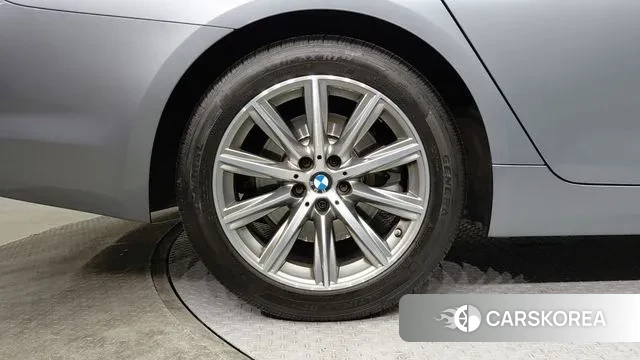 BMW 5 Series (G30) id 3705932 из Кореи 10