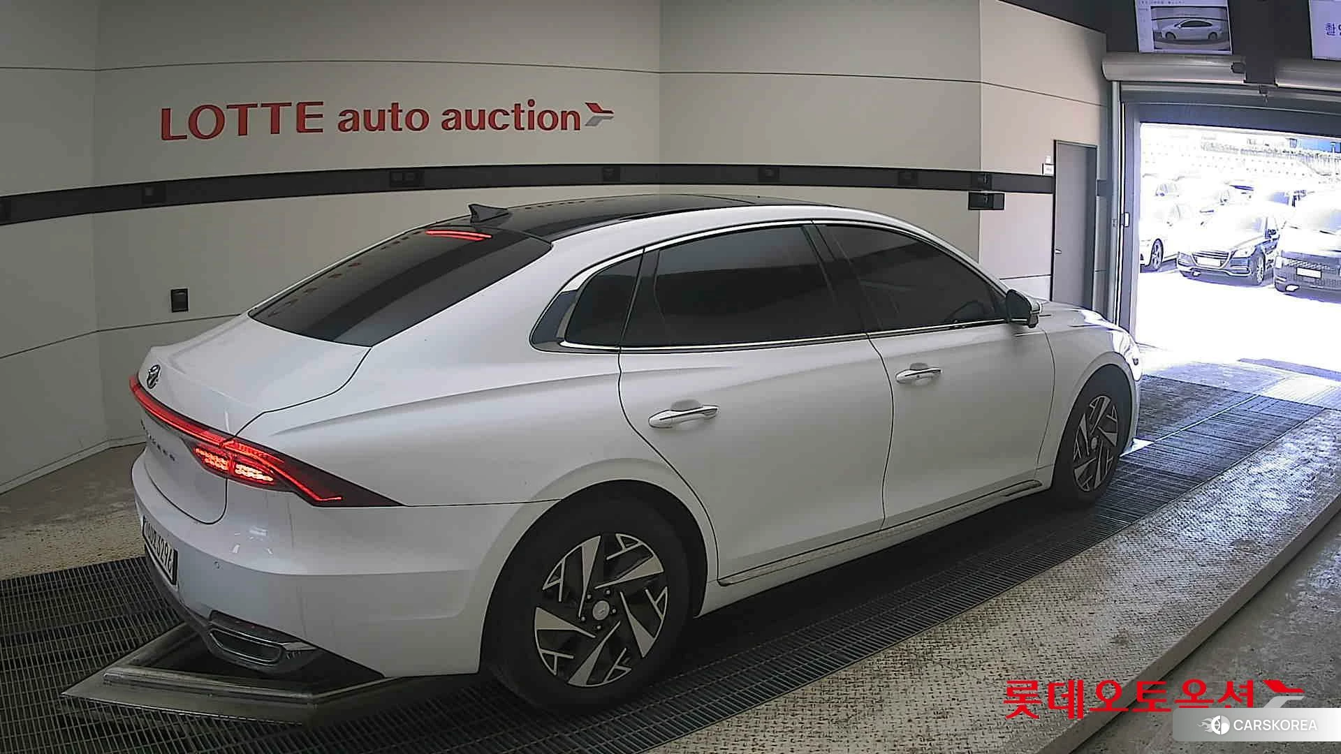 Hyundai Grandeur Hybrid id 4296755 из Кореи 10