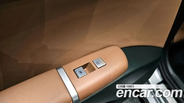 Hyundai Grandeur (GN7) id 2830726 из Кореи 10