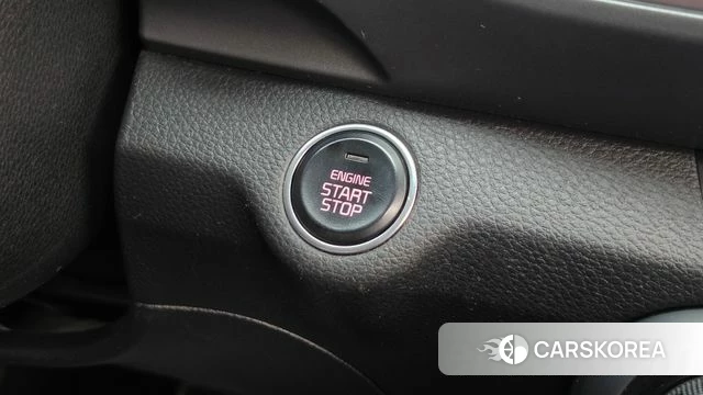 Kia Stonic id 4943940 из Кореи 10