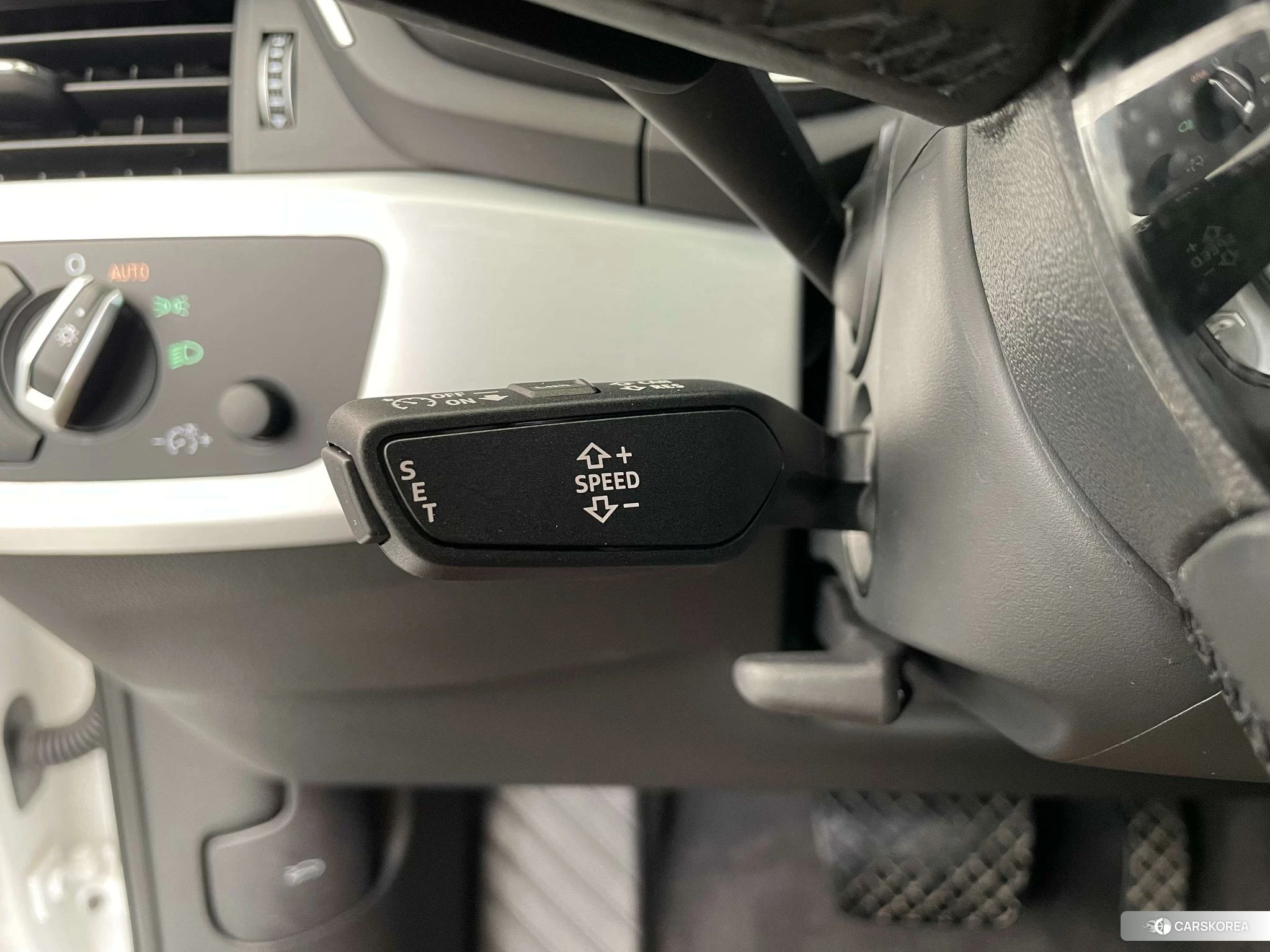 Audi A4L id 4405758 из Китая 10