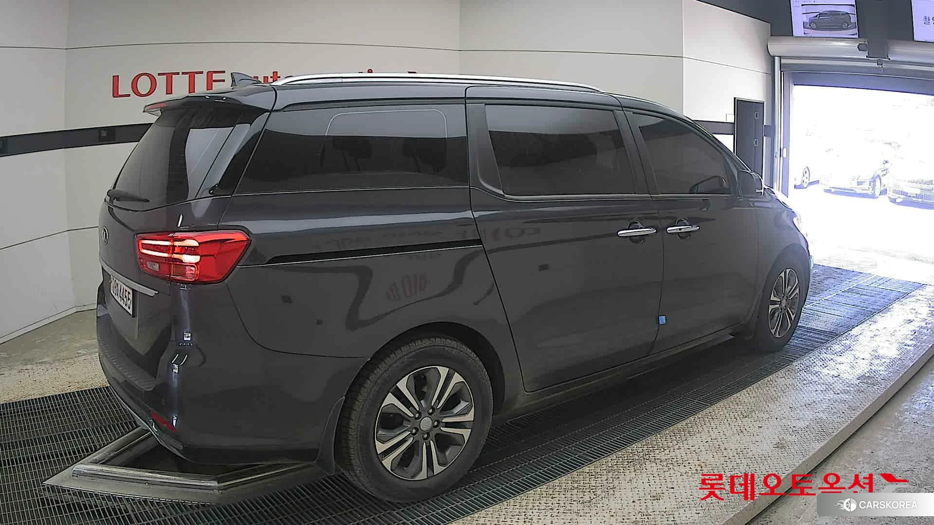 Kia Carnival id 4296909 из Кореи 10