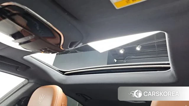 Maserati Quattroporte id 3258996 из Кореи 10