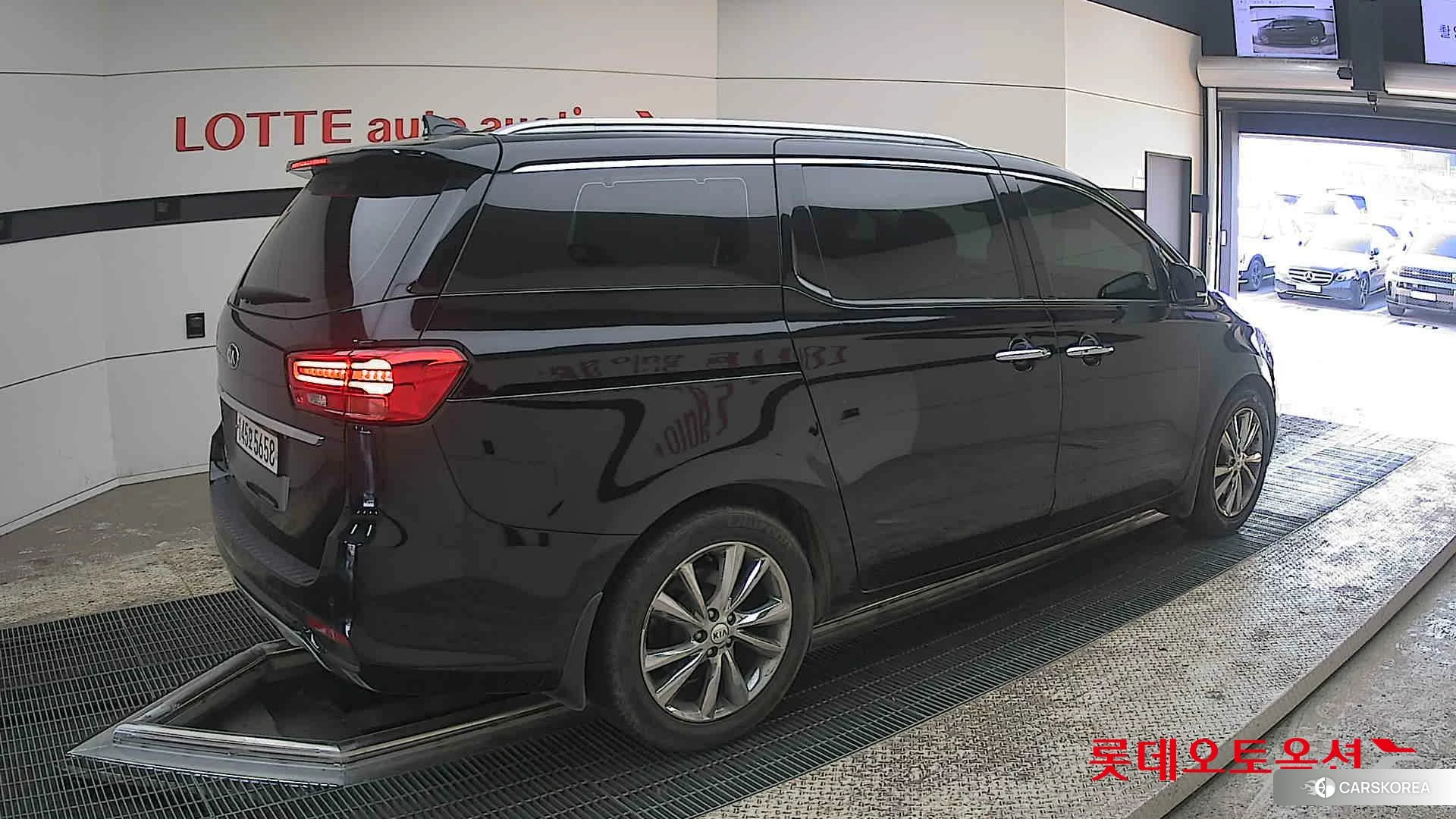 Kia Carnival id 3882157 из Кореи 10