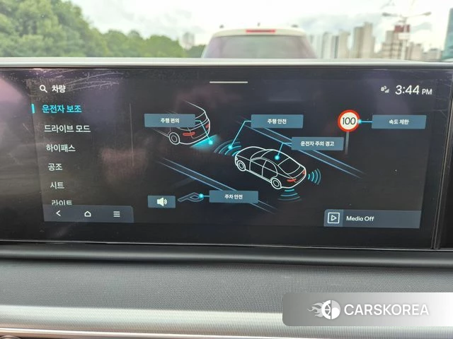 Hyundai Grandeur (GN7) id 4880384 из Кореи 10