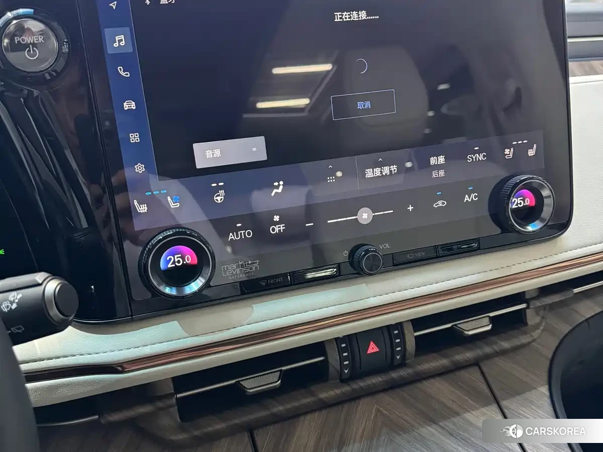 Lexus LM id 4685866 из Китая 10