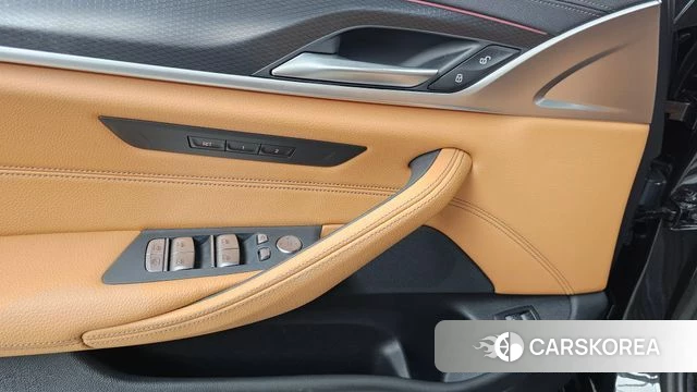 BMW 5 Series (G30) id 4682188 из Кореи 10