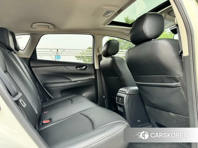 Nissan TIIDA id 4374455 из Китая 10