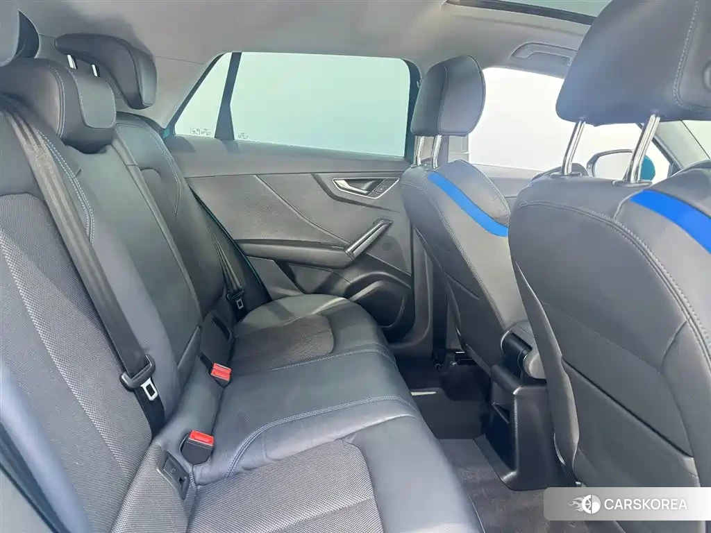 Audi Q2L id 4547438 из Китая 10