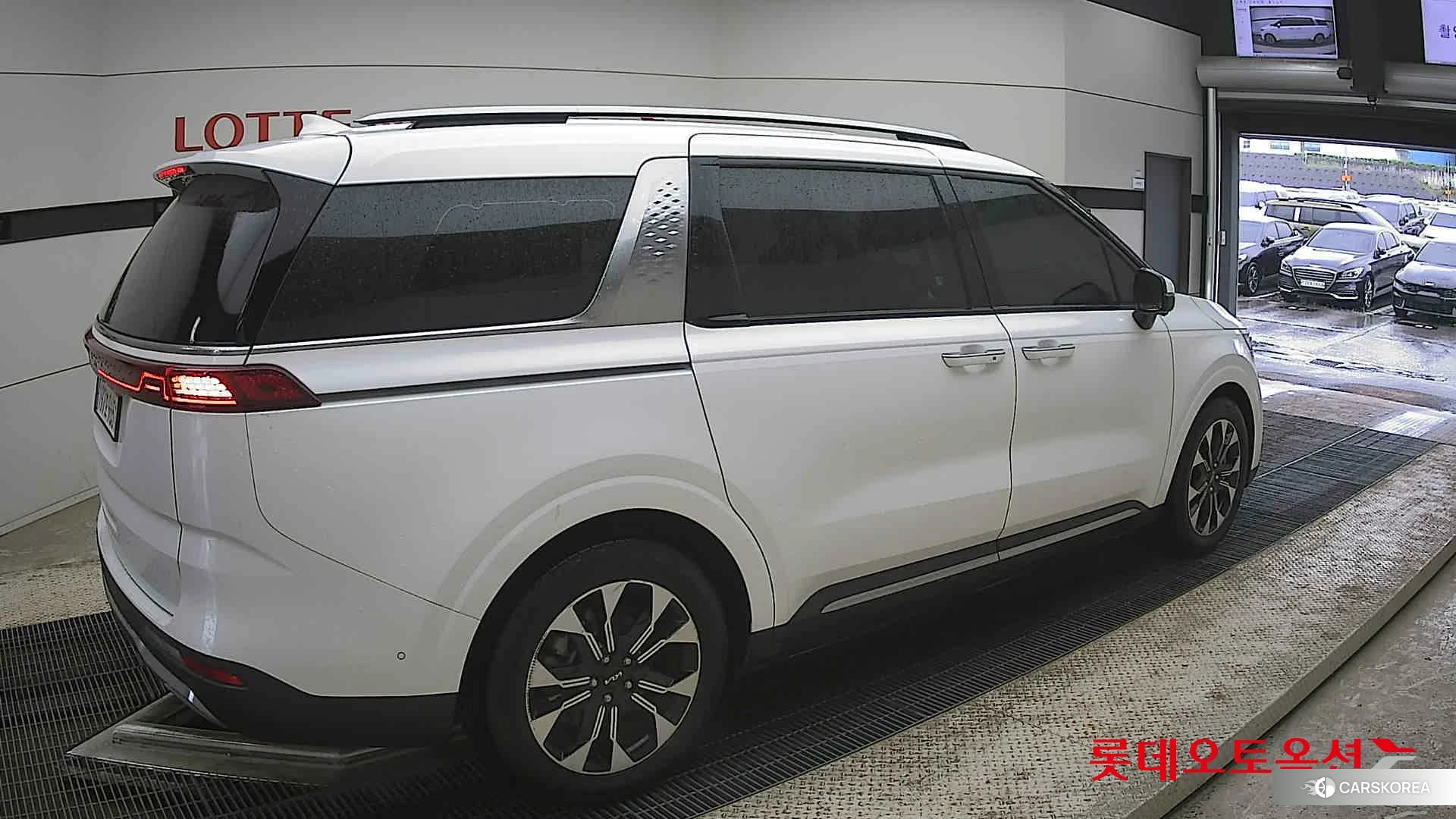 Kia Carnival id 4352373 из Кореи 10