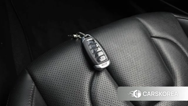 Hyundai Avante Hybrid (CN7) id 4562345 из Кореи 10