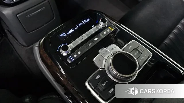 Genesis G90 id 3651264 из Кореи 10