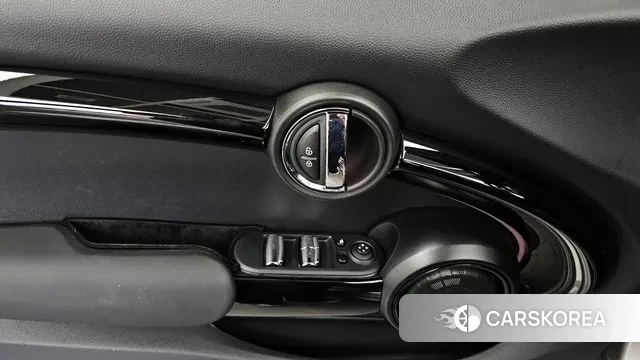 Mini Cooper S Convertible id 3021822 из Кореи 10