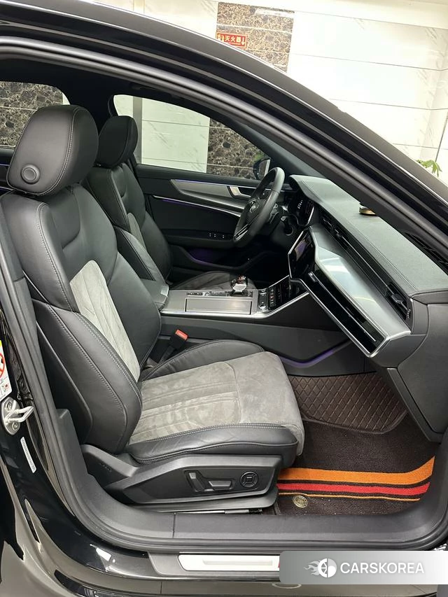 Audi A6L id 4399714 из Китая 10