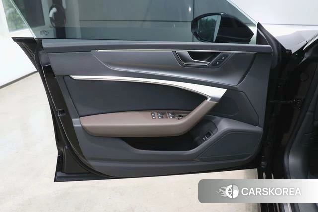 Audi A7L id 4298106 из Китая 10