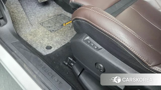 Peugeot 5008 second generation id 4203942 из Кореи 10