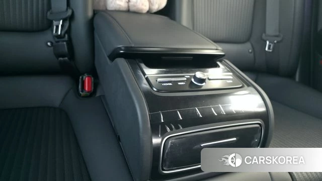 Hyundai Grandeur (GN7) id 3817691 из Кореи 10