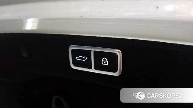 Hyundai Grandeur (GN7) id 3022218 из Кореи 10