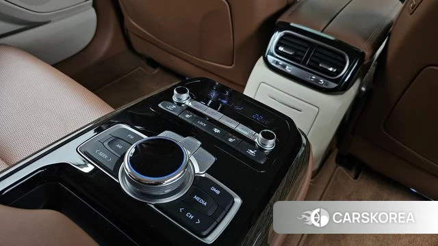 Genesis G90 id 4651695 из Кореи 10