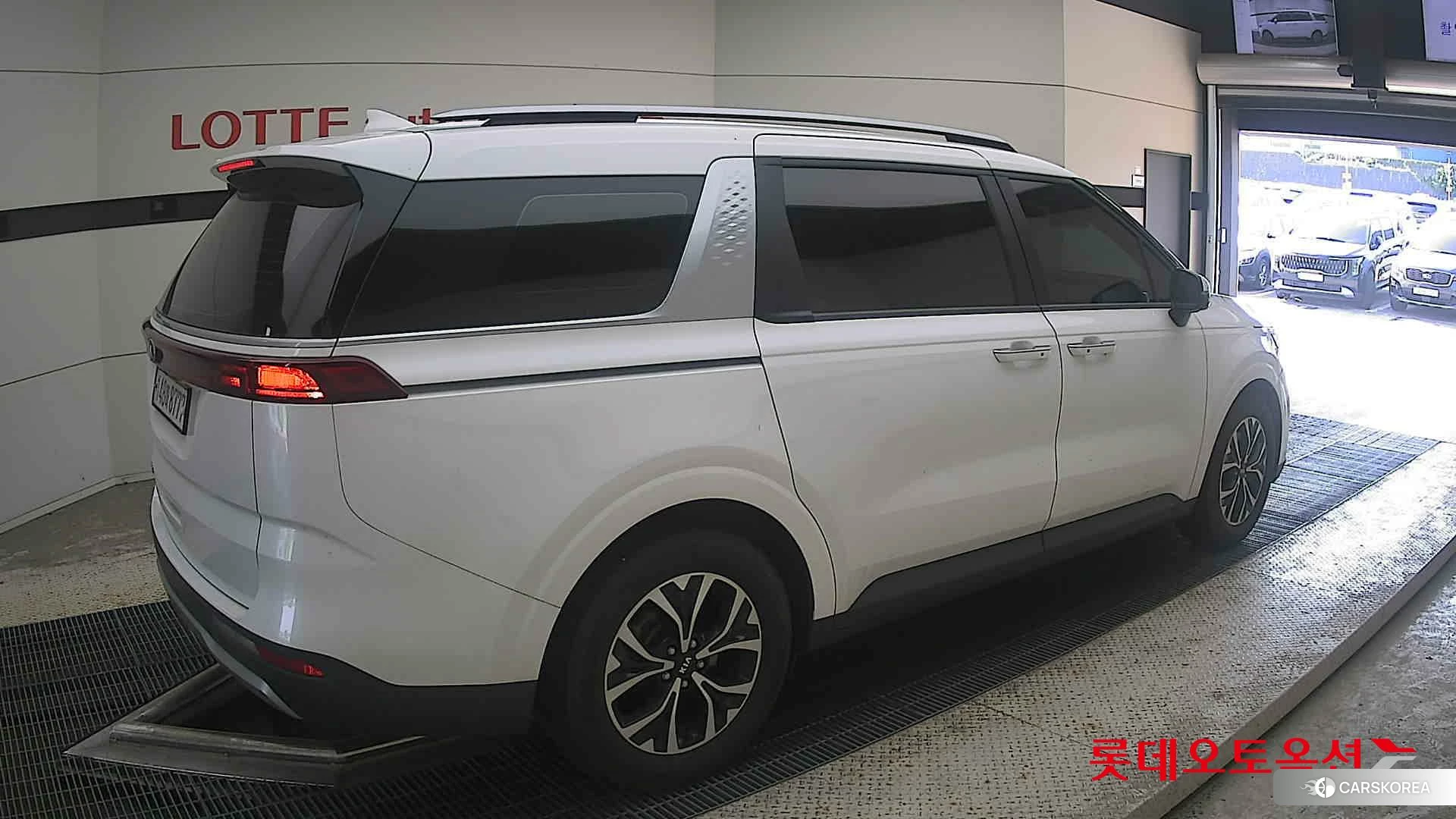 Kia Carnival id 4669072 из Кореи 10