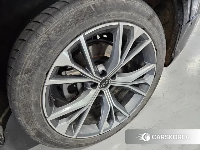 Audi Q8 (4M) id 3399122 из Кореи 10