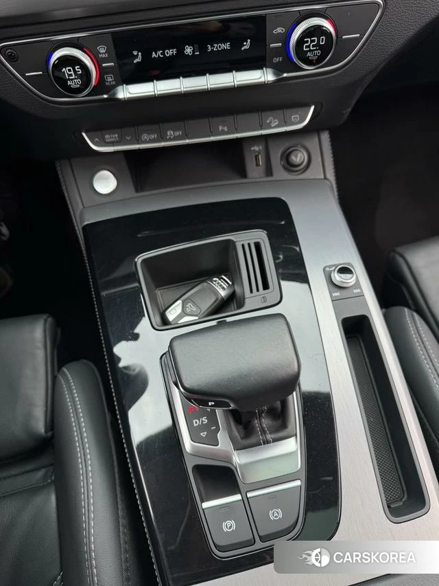 Audi Q5L id 4272704 из Китая 10