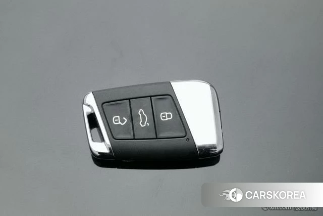 Volkswagen Magotan PHEV id 4210338 из Китая 10