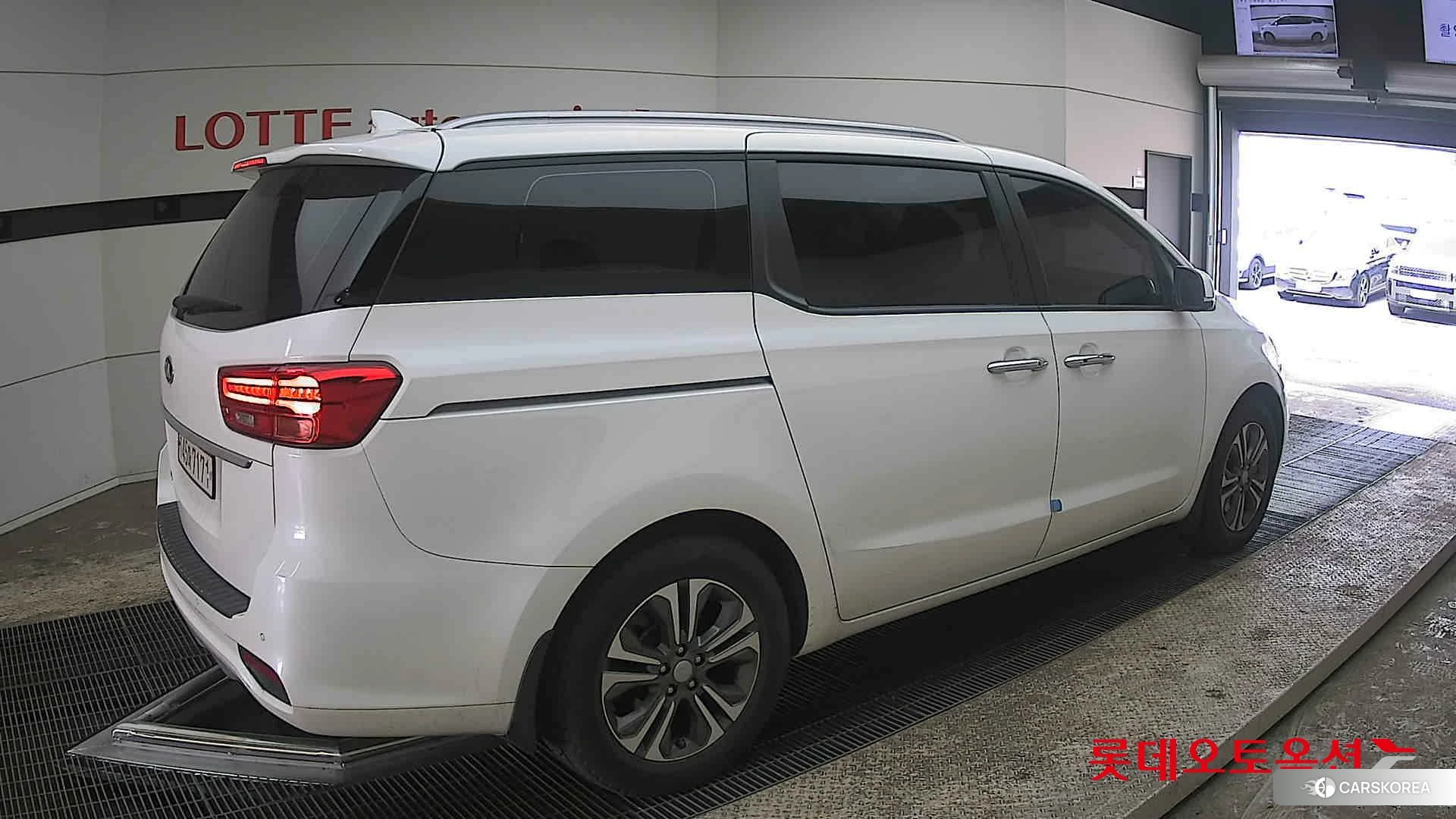 Kia Carnival id 3875740 из Кореи 10