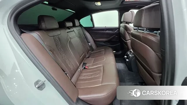 BMW 5 Series (G30) id 3550693 из Кореи 10